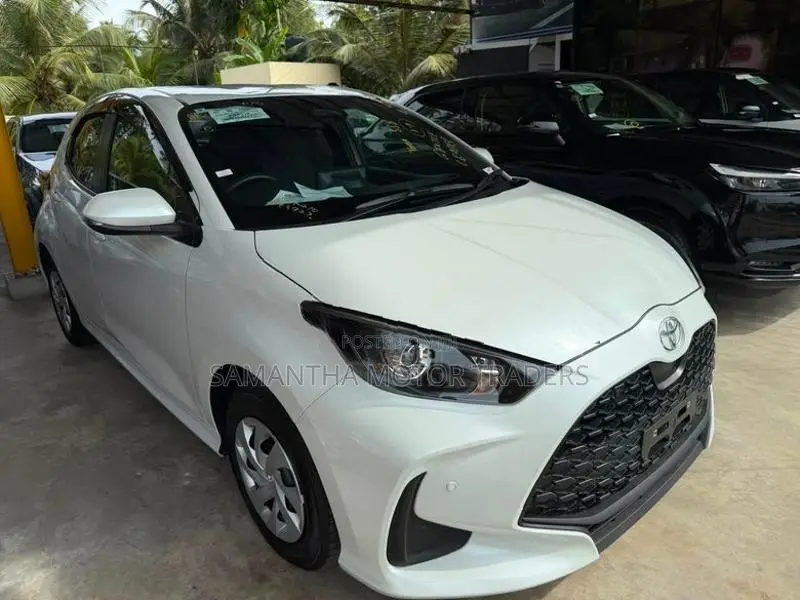 Toyota Yaris X Grade 2025