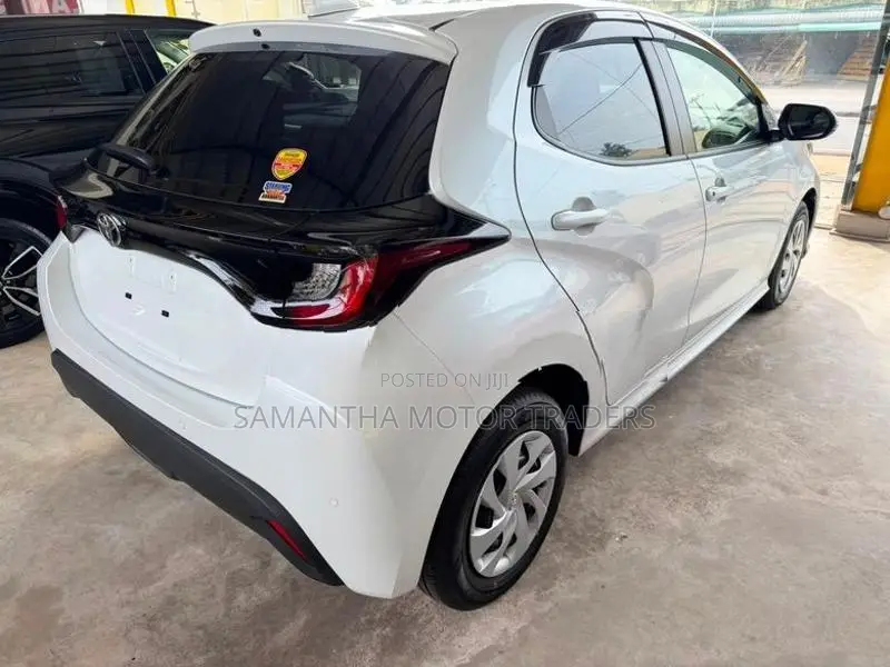 Toyota Yaris X Grade 2025