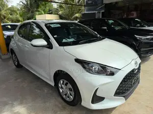 Toyota Yaris X Grade 2025