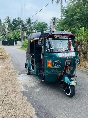 Bajaj RE 4Stroke Three wheel 2010