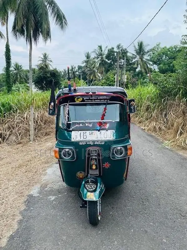 Bajaj RE 4Stroke Three wheel 2010