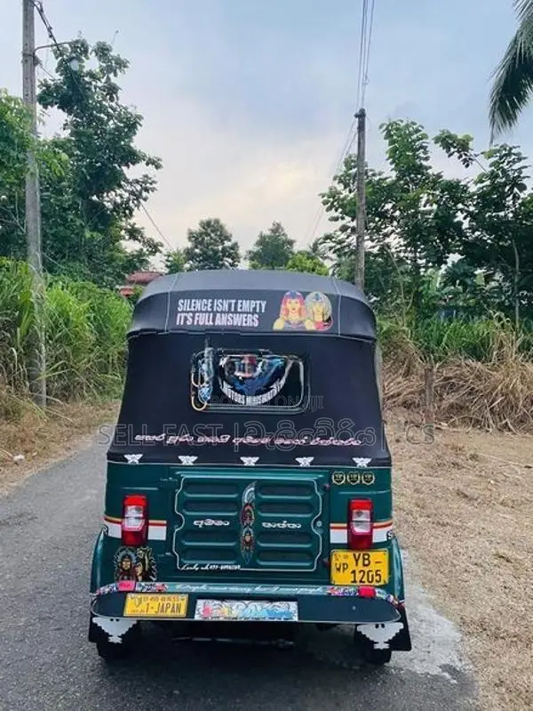 Bajaj RE 4Stroke Three wheel 2010