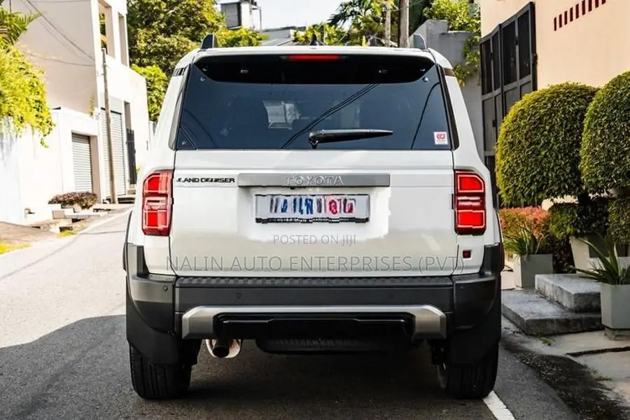 Toyota Land Cruiser Prado TRJ250 VX PEARL 2026