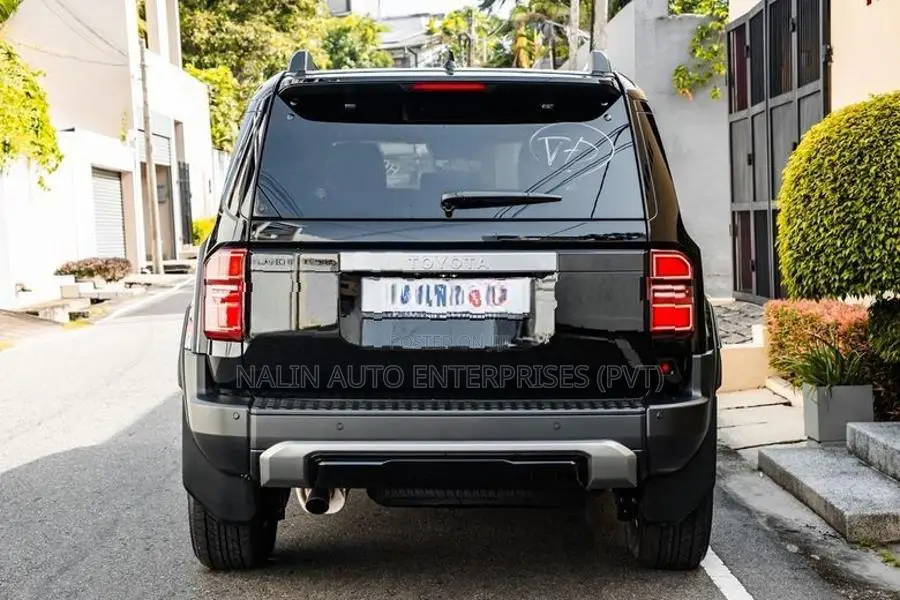Toyota Land Cruiser Prado TRJ250 VX BLACK 2026