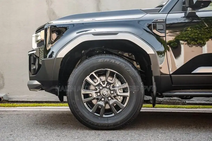 Toyota Land Cruiser Prado TRJ250 VX BLACK 2026