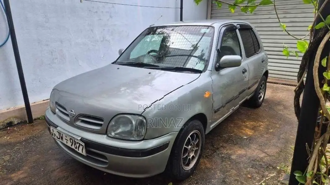 Nissan March 2001