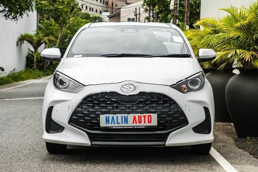 Toyota Yaris X-GRADE 2024