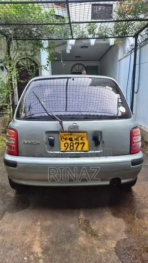 Nissan March 2001