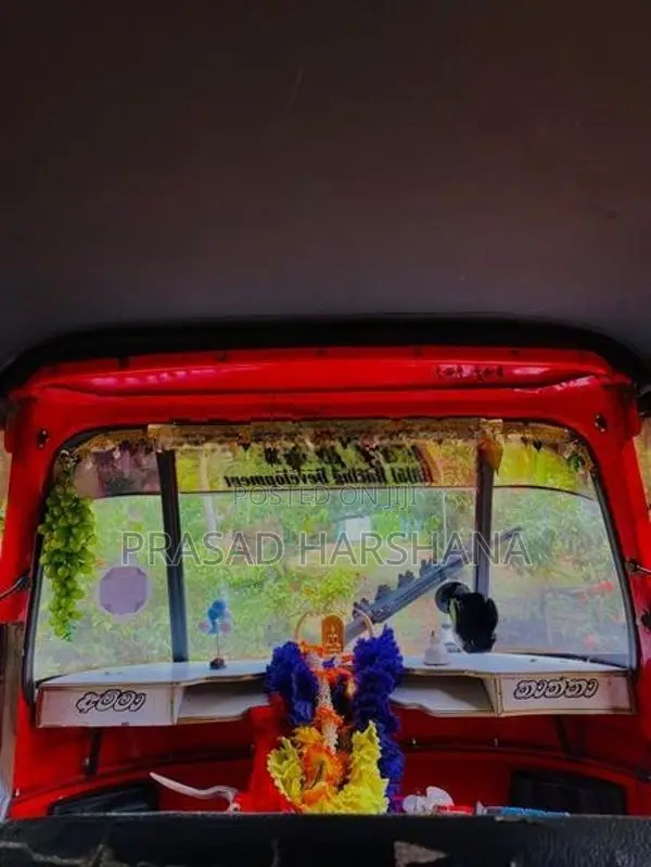 Bajaj RE 2005
