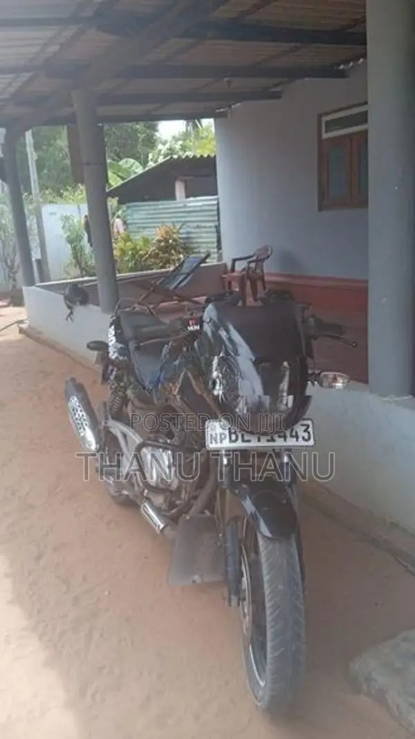Bajaj Pulsar 180 2016