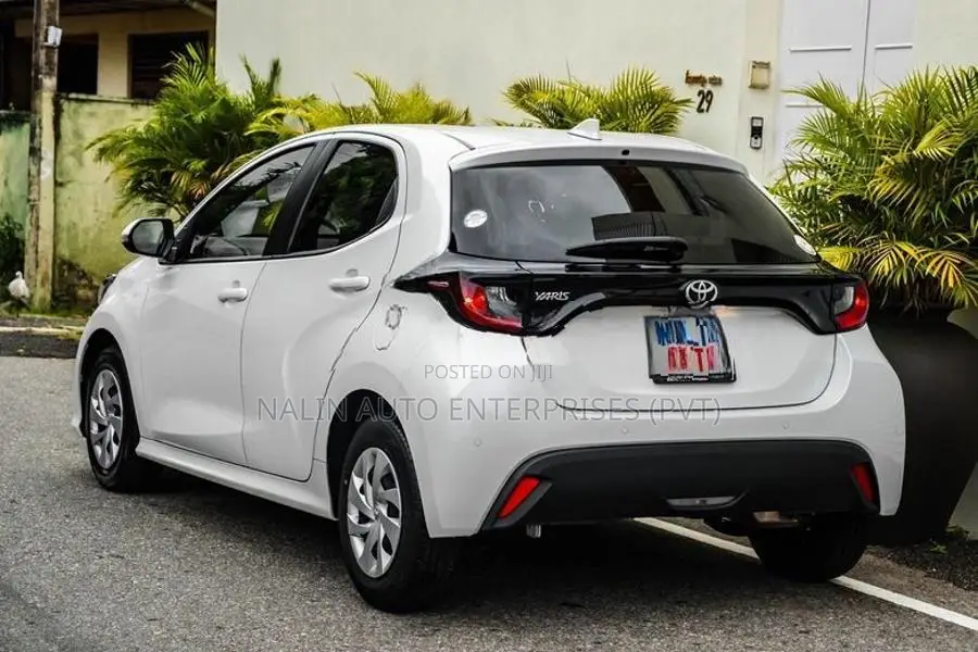 Toyota Yaris X-GRADE 2024