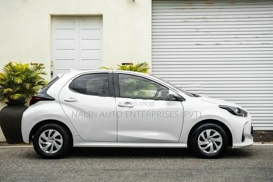 Toyota Yaris X-GRADE 2024
