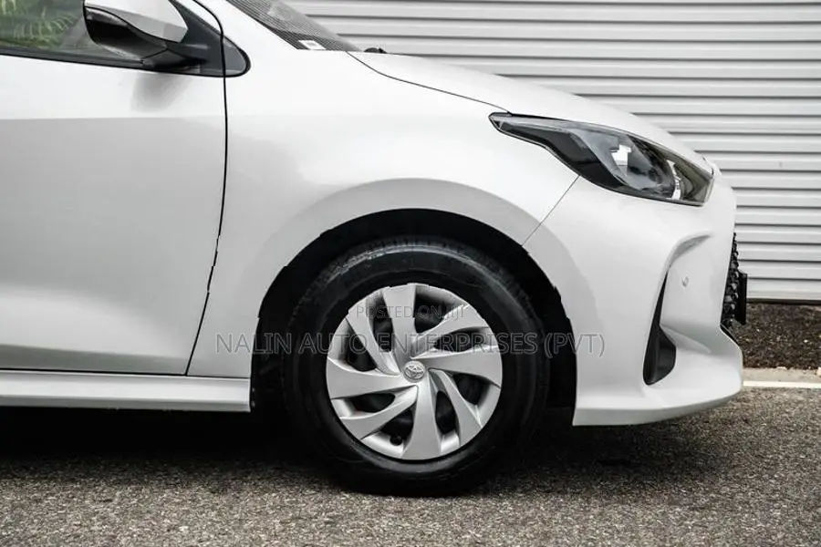 Toyota Yaris X-GRADE 2024