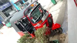 Bajaj RE 2017