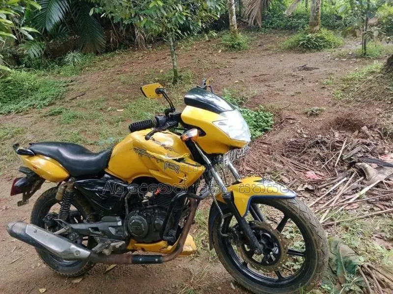 TVS Apache RTR 180 2015