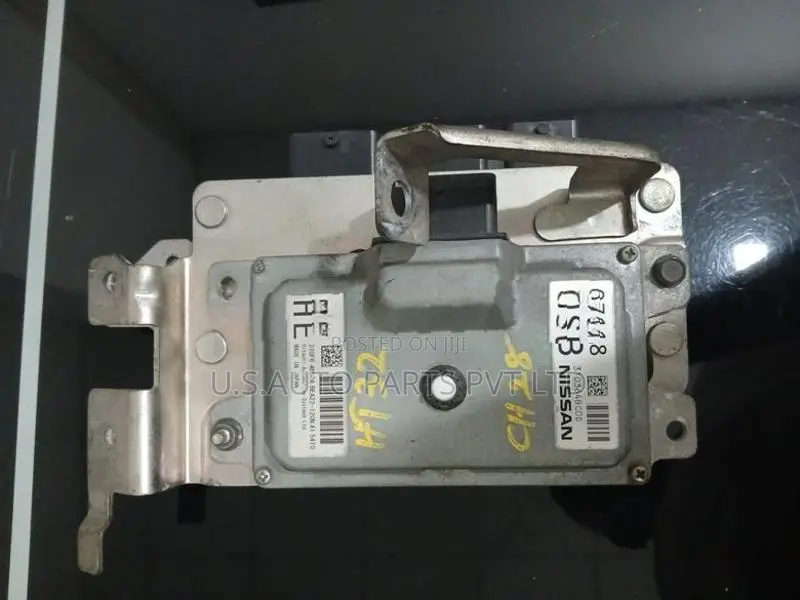 NISSAN X Trail Engine Control Unite 97118 Y 81