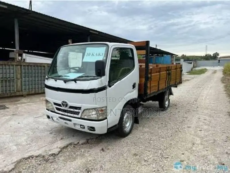 Toyota Dyna KDT231 Air Cleaner Box