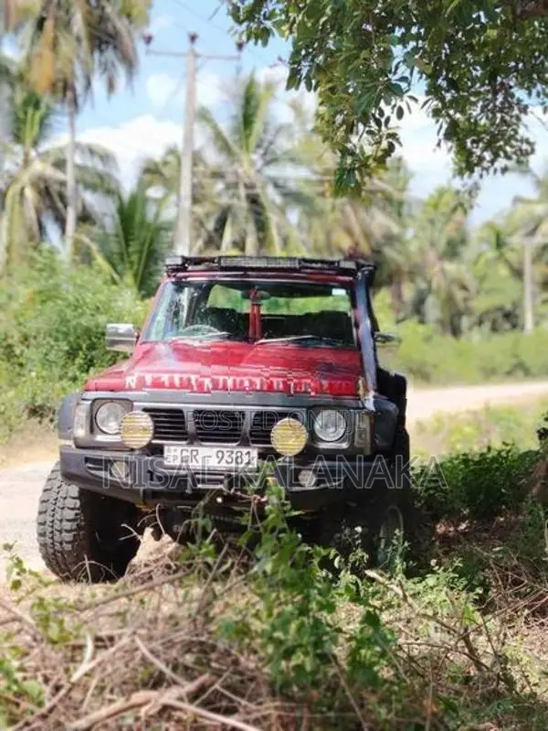 Nissan Patrol 1990