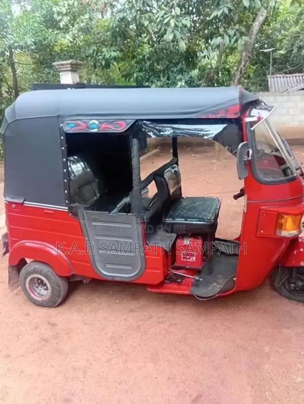 Bajaj RE 2010