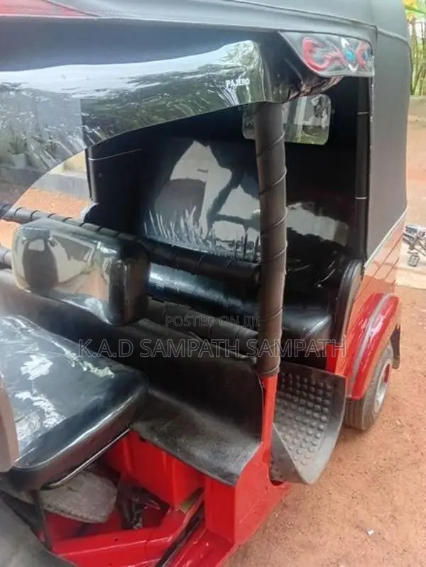 Bajaj RE 2010