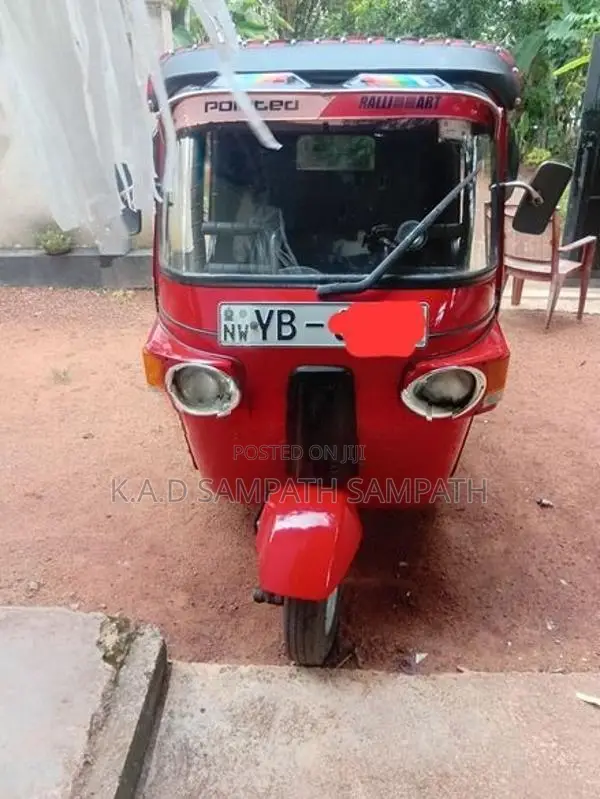 Bajaj RE 2010