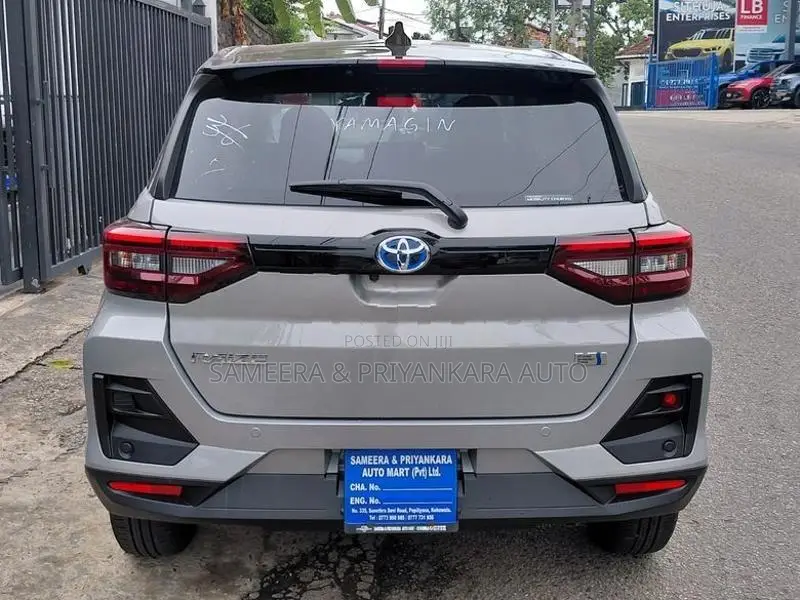 Toyota Raize Z Grade 4-Way Hybrid 2026