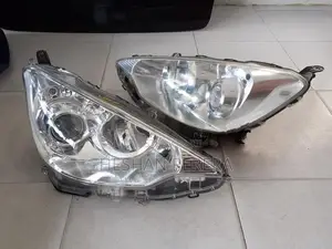 Toyota Aqua Head Light