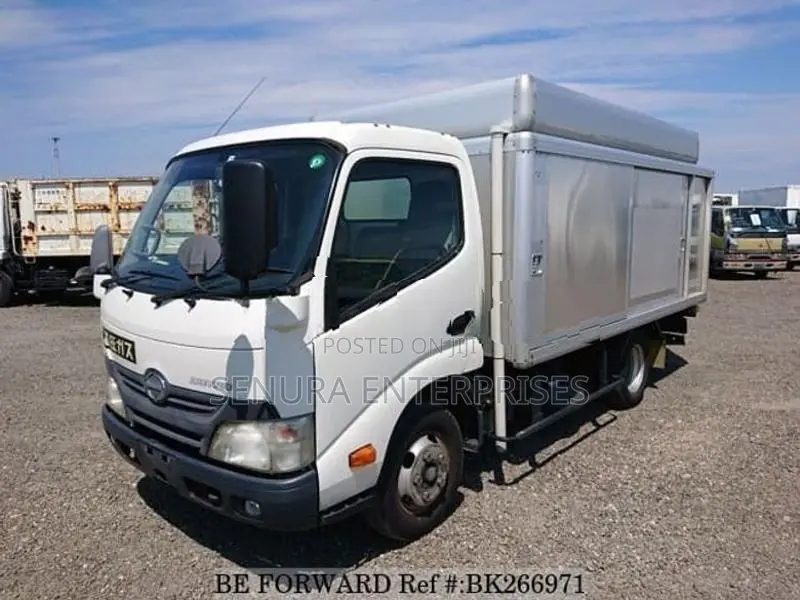 Toyota Dutro XZC64C Air Cleaner Box