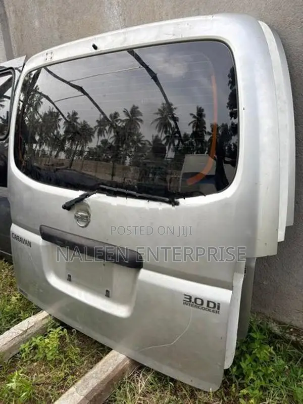 Nissan Caravan E25 Flat Roof Dicky Door