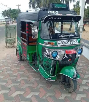 Bajaj RE 2018