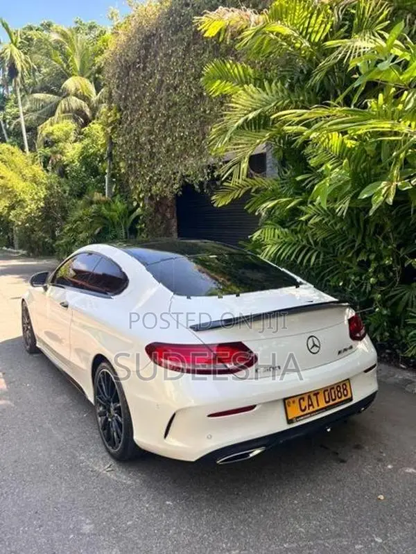 Mercedes Benz C300 AMG Premium Plus 2017
