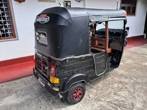 Bajaj RE 2015
