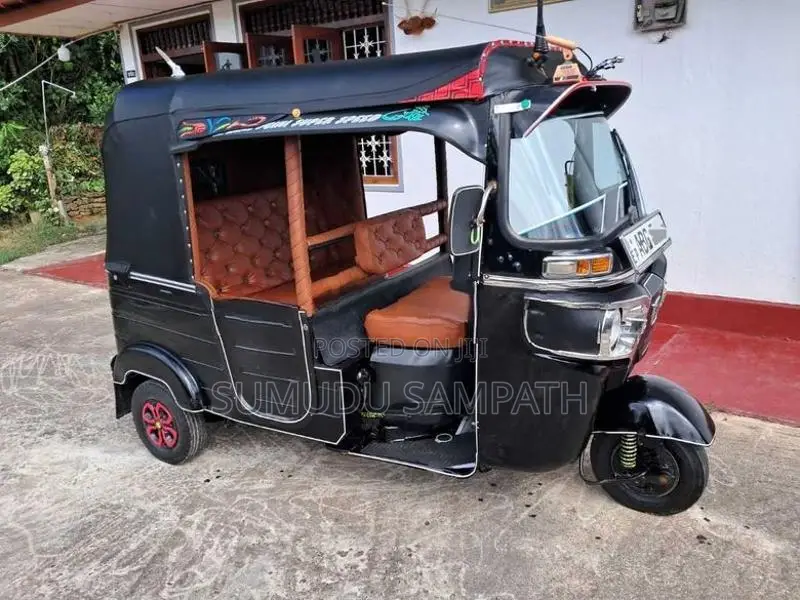 Bajaj RE 2015