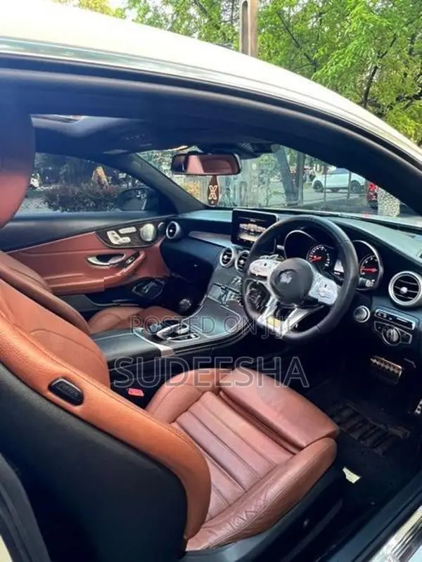 Mercedes Benz C300 AMG Premium Plus 2017
