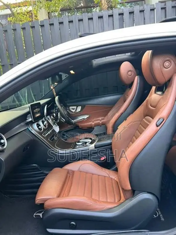 Mercedes Benz C300 AMG Premium Plus 2017