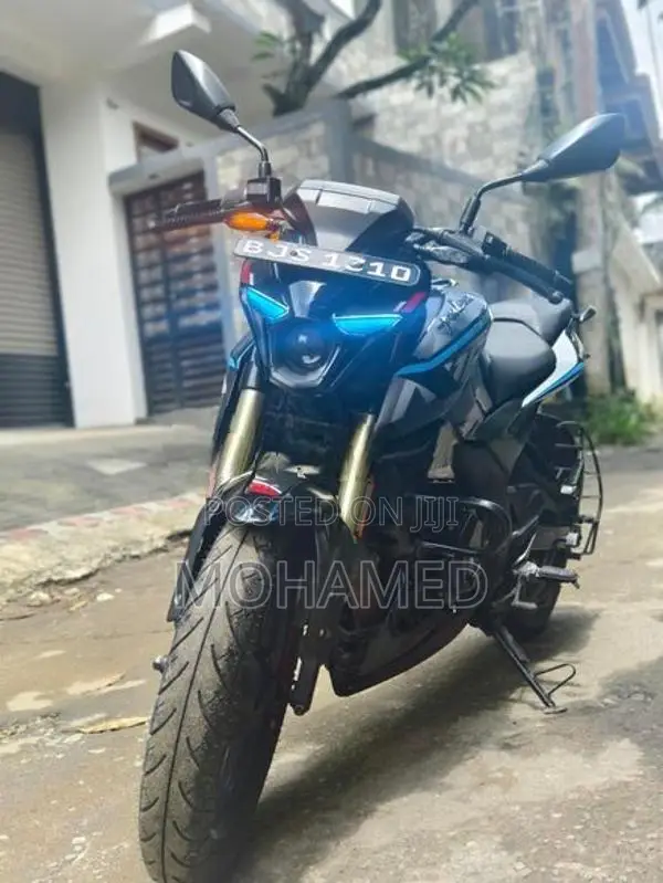 Bajaj Pulsar N160 2025