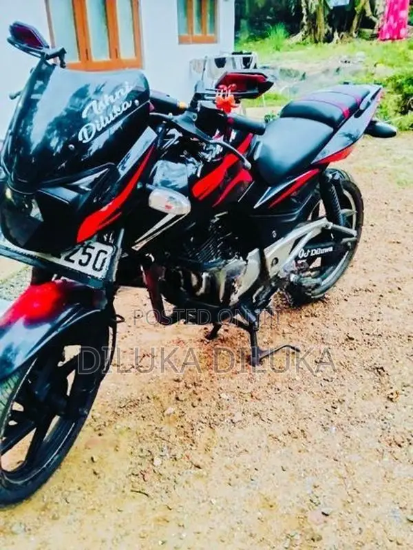 Bajaj Pulsar 180 2015