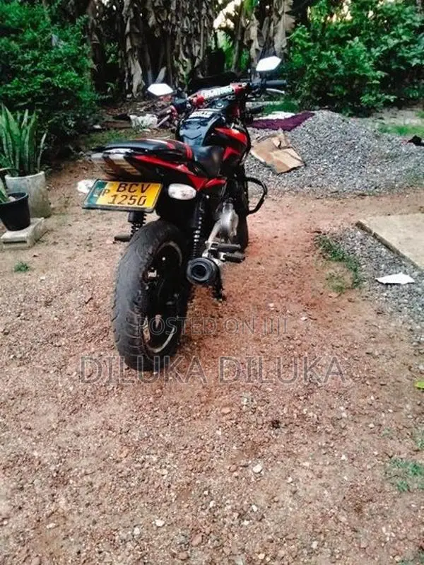 Bajaj Pulsar 180 2015
