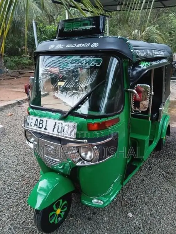 Bajaj RE 2016