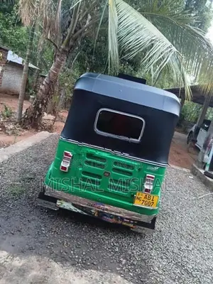 Bajaj RE 2016