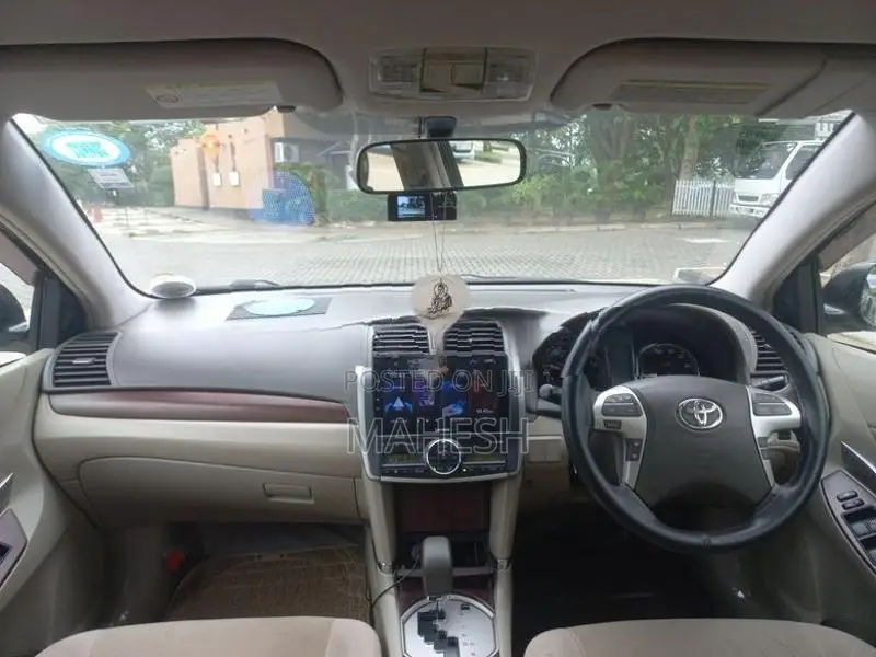 Toyota Premio 2011