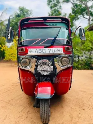 Bajaj RE 2015