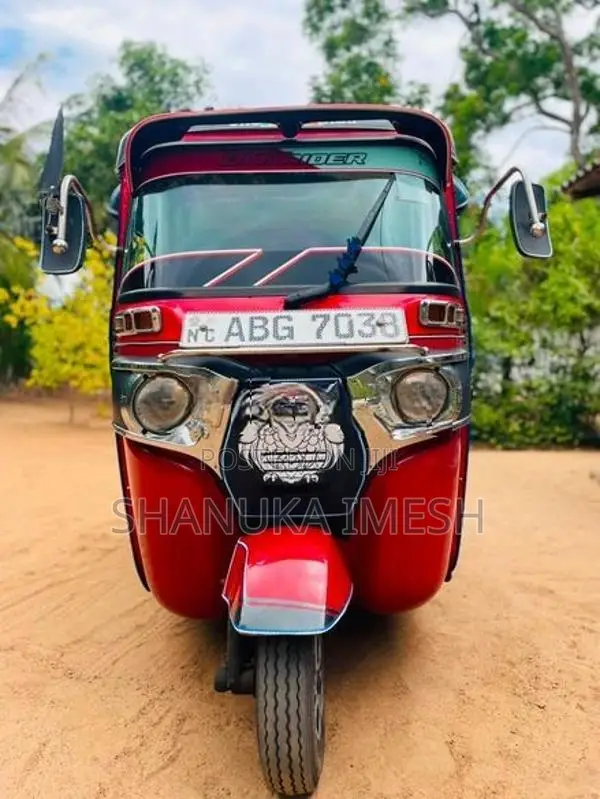 Bajaj RE 2015