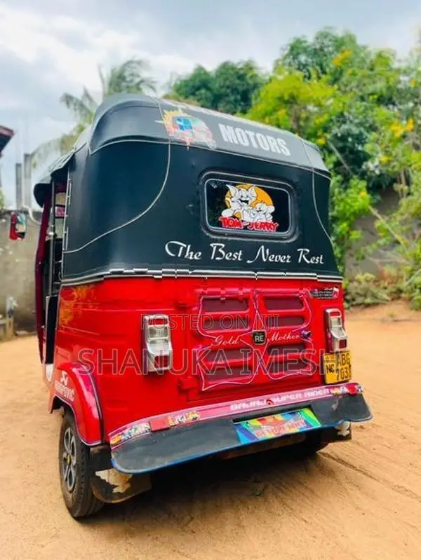 Bajaj RE 2015