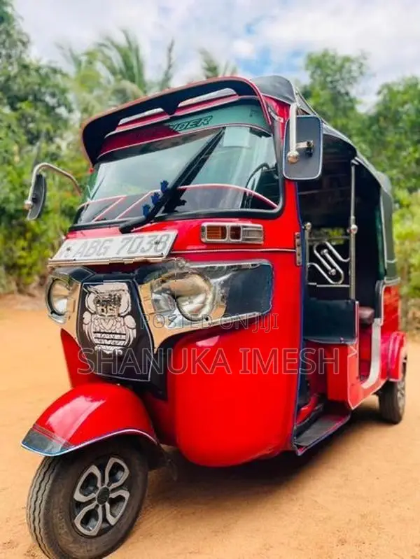 Bajaj RE 2015