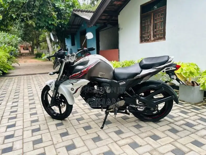 Yamaha FZs V2 2015