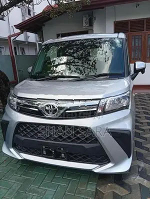 Toyota Roomy X 2023