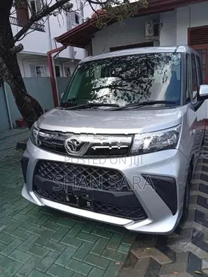 Toyota Roomy X 2023