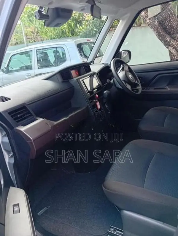 Toyota Roomy X 2023