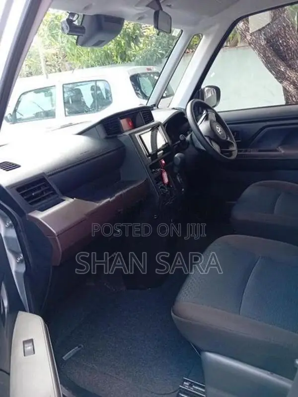 Toyota Roomy X 2023